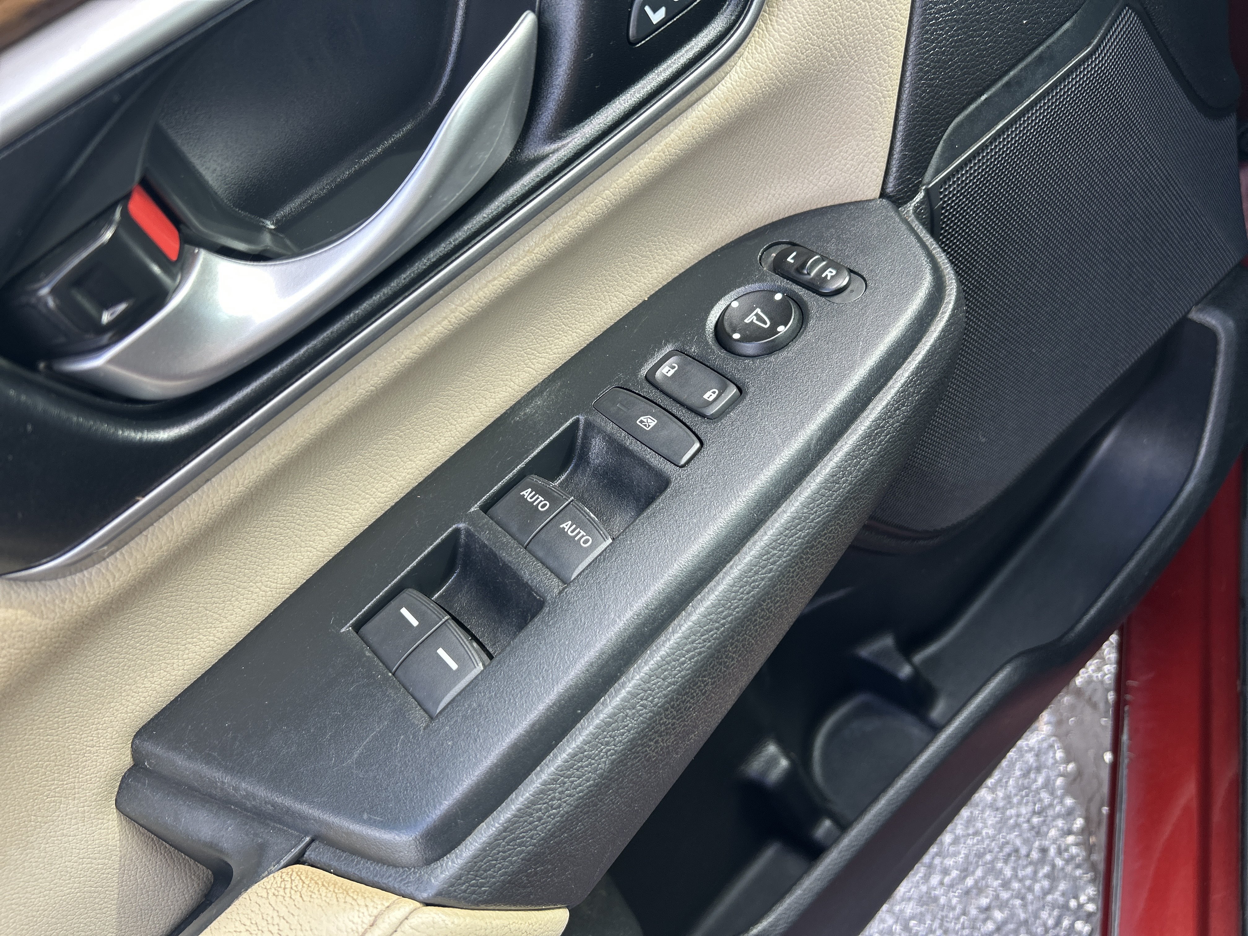 Used 2018 Honda CR-V Touring image 24