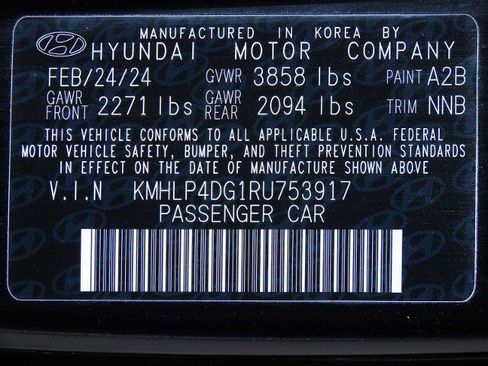 Used 2024 Hyundai Elantra Limited image 35