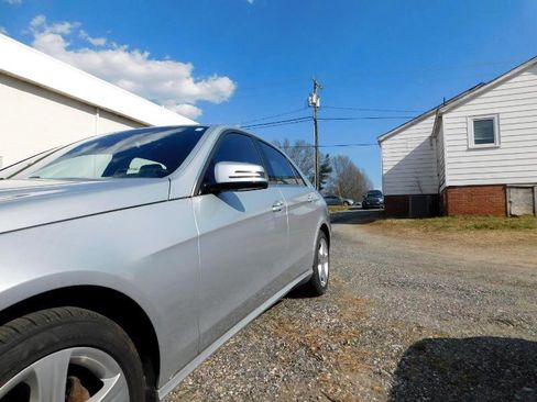 Used 2016 Mercedes-Benz E 350 4MATIC Sedan image 34