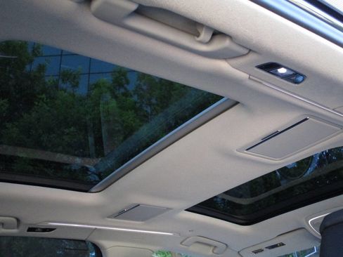 Used 2015 Audi A8 L 4.0T w/ Premium Package image 31