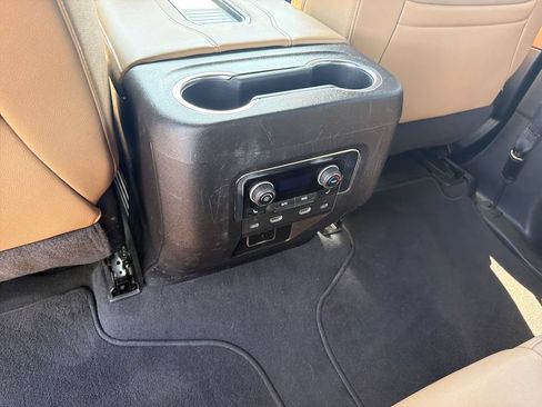 Used 2024 Chevrolet Suburban Premier w/ Advanced Technology Package AWD/4WD image 35