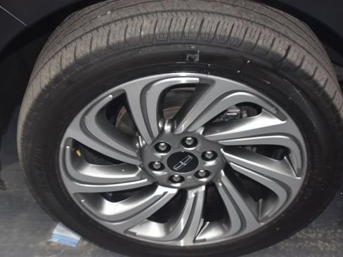 Used 2023 Lincoln Navigator Reserve AWD/4WD image 13