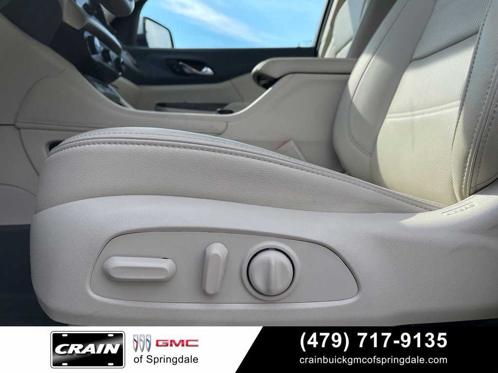 Used 2023 GMC Acadia Denali w/ Denali Ultimate Package FWD image 11