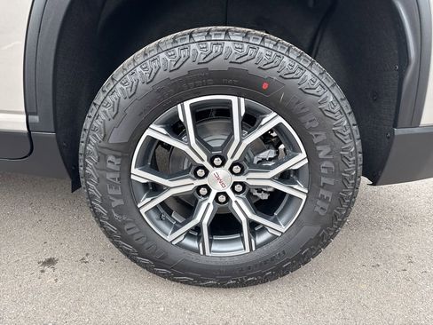 New 2026 GMC Acadia AT4 w/ Luxury Package image 36