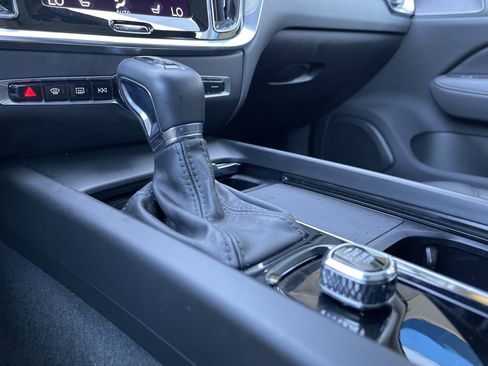 Used 2022 Volvo V60 T5 Cross Country w/ Advanced Package image 34