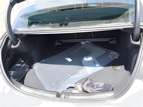 Used 2025 Mercedes-Benz C 300 4MATIC Sedan image 34