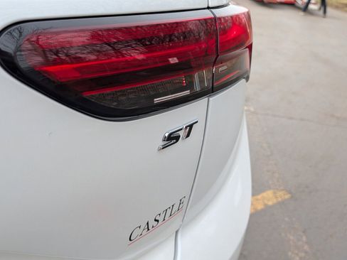 Used 2023 Buick Envision Essence w/ Sport Touring Package image 16