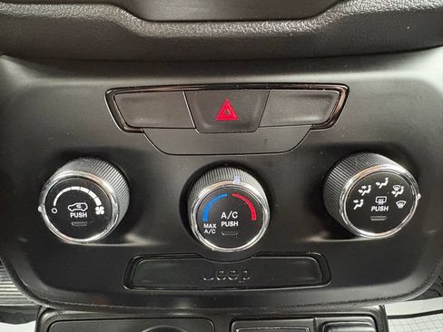 Used 2019 Jeep Renegade Sport AWD/4WD image 31