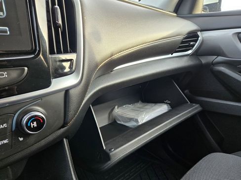 Used 2019 Chevrolet Traverse LT image 15