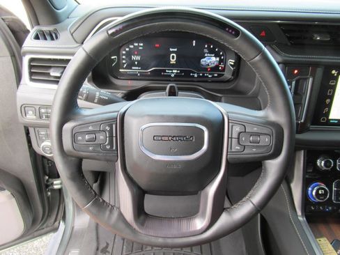 Used 2024 GMC Yukon XL Denali Ultimate image 16