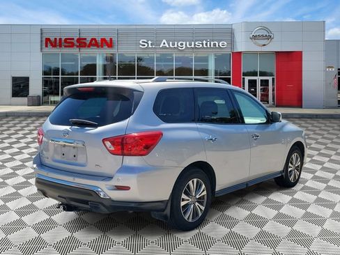 Used 2017 Nissan Pathfinder SL w/ Cargo Package FWD image 2