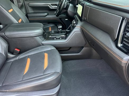 Used 2024 GMC Sierra 1500 AT4 w/ Technology Package AWD/4WD image 15