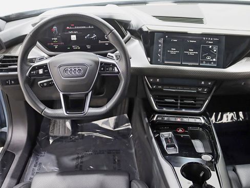 Used 2022 Audi e-tron GT Premium Plus w/ Performance Package image 12