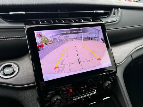 New 2025 Jeep Grand Cherokee Limited w/ Black Appearance Package image 18