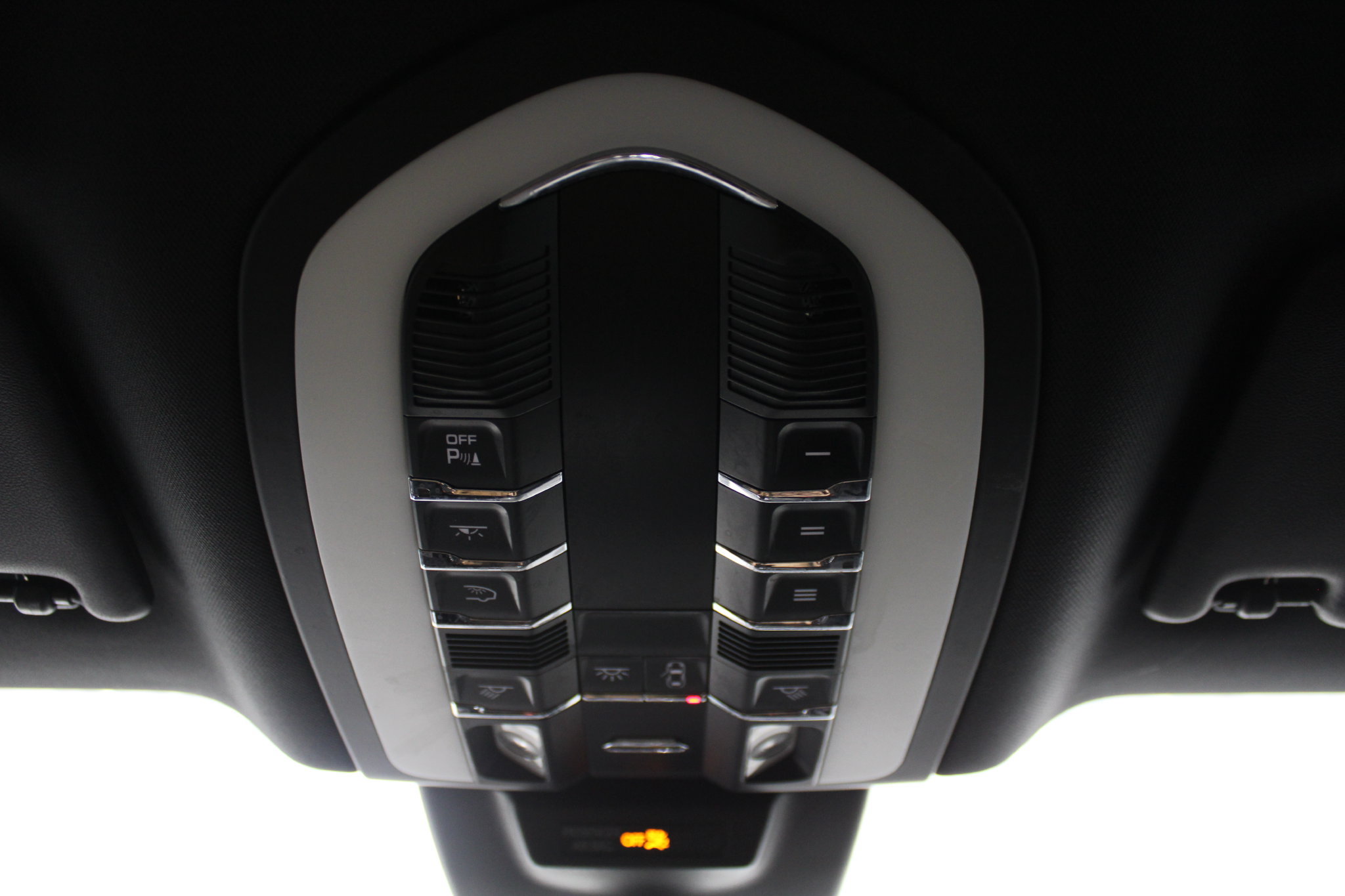 Used 2021 Porsche Macan S AWD/4WD image 34