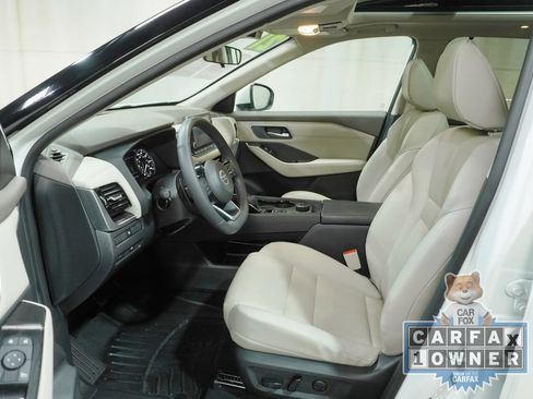 Used 2021 Nissan Rogue SV w/ Premium Package AWD/4WD image 2