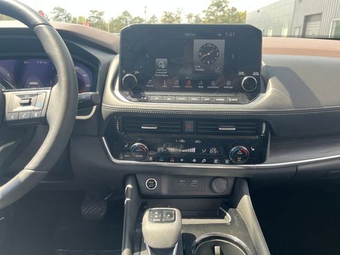 Used 2022 Nissan Rogue Platinum w/ Head-Up Display Package image 19