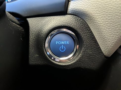 Used 2021 Toyota RAV4 XLE w/ Convenience Package image 26