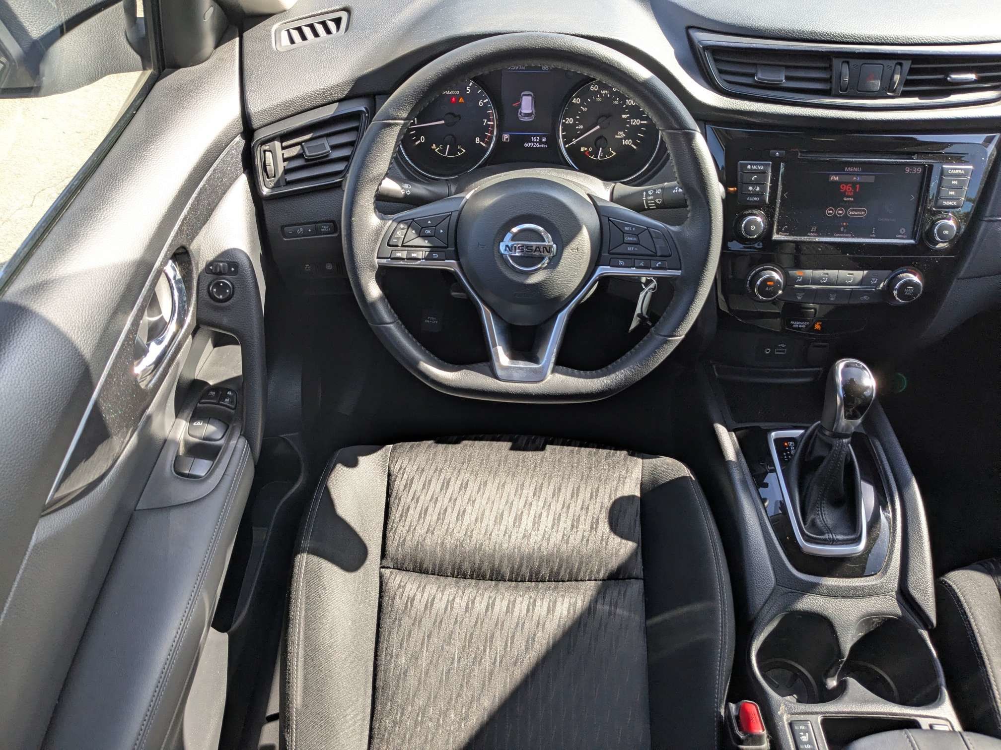 Used 2019 Nissan Rogue S w/ Special Edition Package FWD image 16