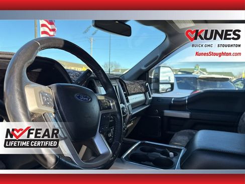 Used 2021 Ford F350 Lariat image 22