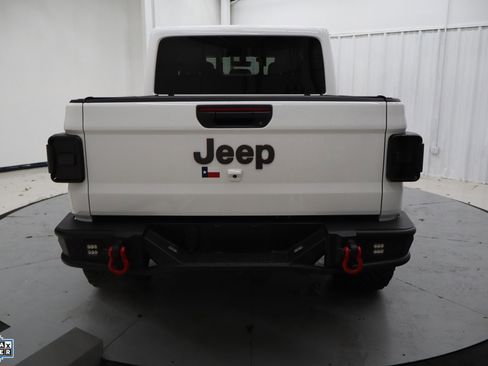 Used 2022 Jeep Gladiator Rubicon w/ Cold Weather Group image 4