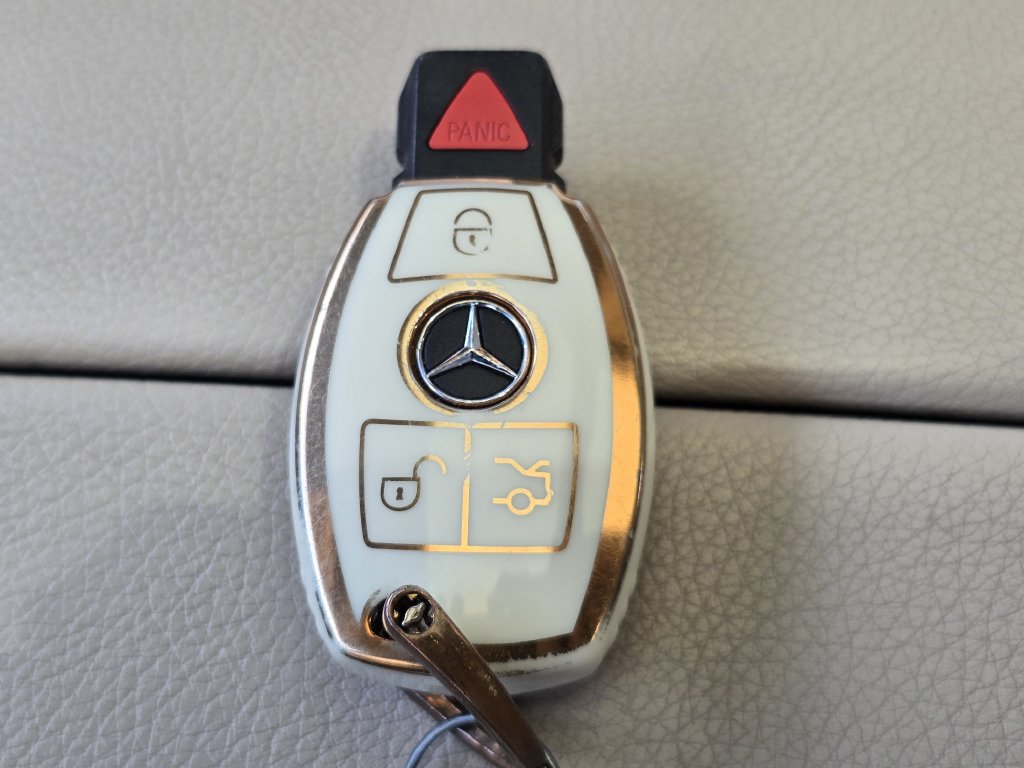 Used 2019 Mercedes-Benz GLC 350e 4MATIC image 38