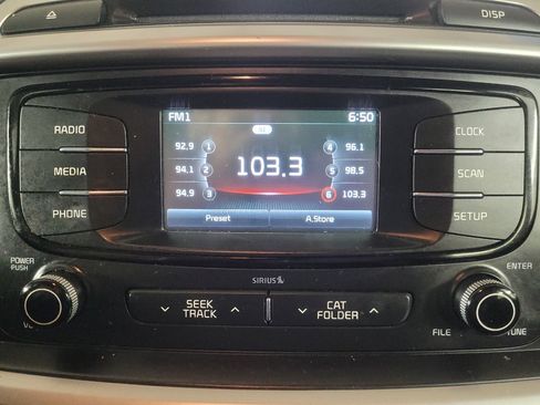 Used 2018 Kia Sorento L image 25