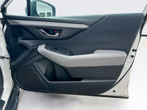 Used 2025 Subaru Outback Premium image 33