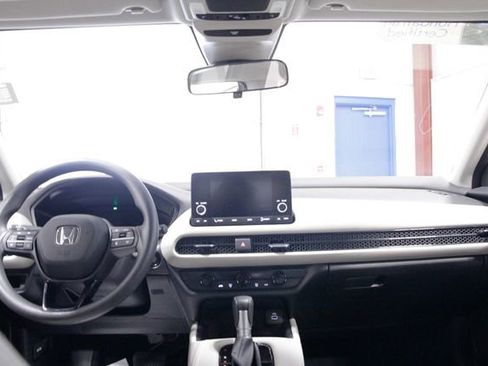 Certified 2024 Honda HR-V LX image 17