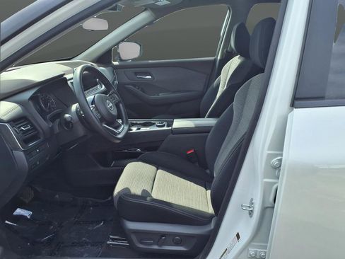 Used 2023 Nissan Rogue SV AWD/4WD image 17
