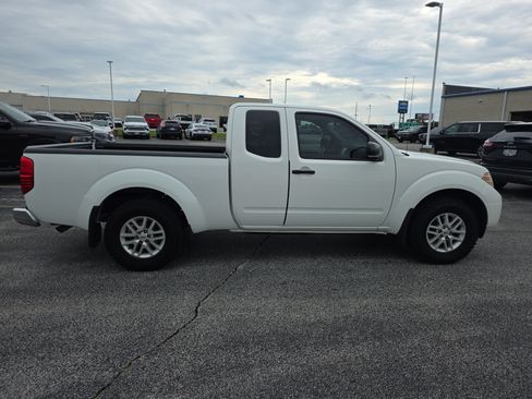 Used 2019 Nissan Frontier SV RWD image 3