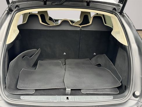 Used 2017 Tesla Model X 75D image 17