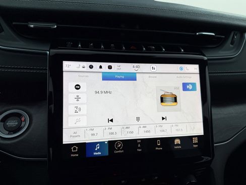 Used 2024 Jeep Grand Cherokee Limited w/ Luxury Tech Group II image 15