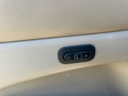 Used 2017 Jeep Grand Cherokee Limited image 33