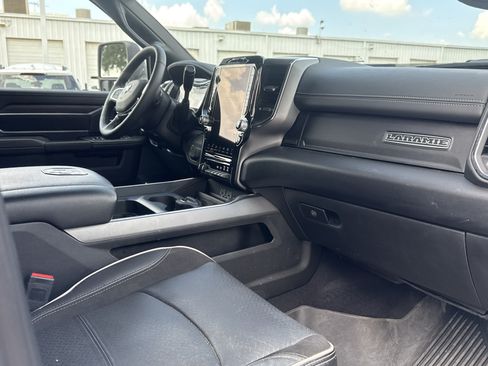Used 2025 RAM 2500 Laramie AWD/4WD image 11