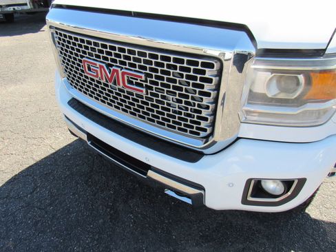 Used 2015 GMC Sierra 3500 Denali w/ Duramax Plus Package AWD/4WD image 21