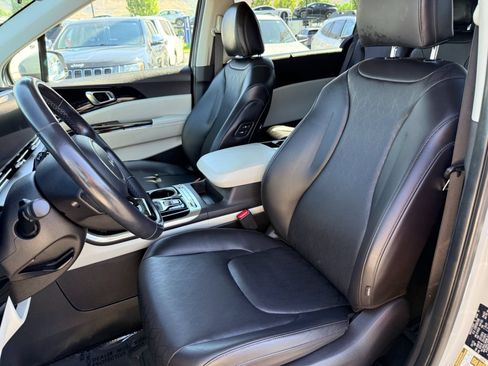 Used 2024 Kia Carnival SX FWD image 20