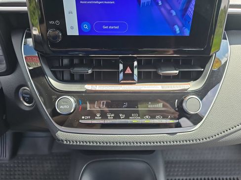 Certified 2025 Toyota Corolla SE FWD image 24