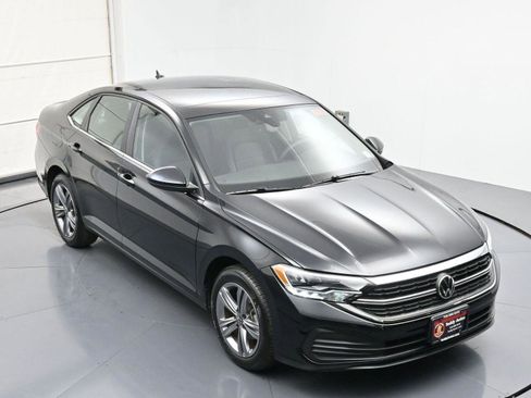 Used 2023 Volkswagen Jetta SE w/ Panoramic Sunroof Package image 33