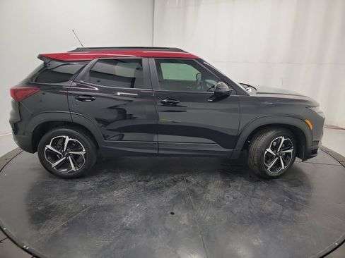 Used 2021 Chevrolet TrailBlazer RS w/ Sun and Liftgate Package image 11
