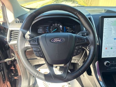 Used 2022 Ford Edge Titanium w/ Equipment Group 301A AWD/4WD image 19