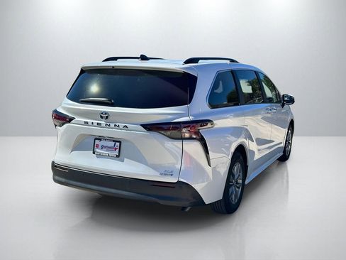 Certified 2024 Toyota Sienna XLE w/ XLE Plus Package image 5