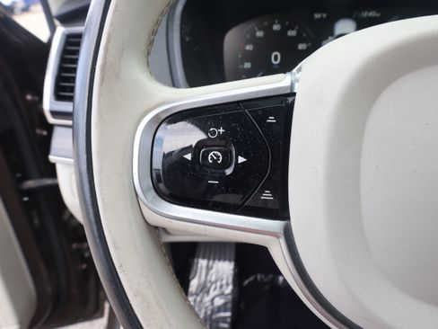 Used 2017 Volvo XC90 T6 Momentum w/ Vision Package AWD/4WD image 20