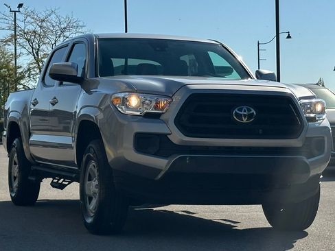 Used 2020 Toyota Tacoma SR image 17