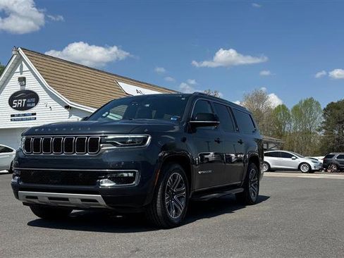 Used 2024 Jeep Wagoneer L Series II w/ Flexible Seating Group image 2