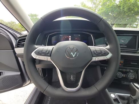 Used 2024 Volkswagen Jetta SE FWD image 21