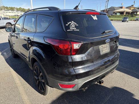 Used 2019 Ford Escape SE image 8