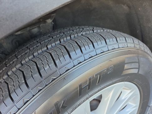 Used 2024 Toyota Grand Highlander XLE image 32