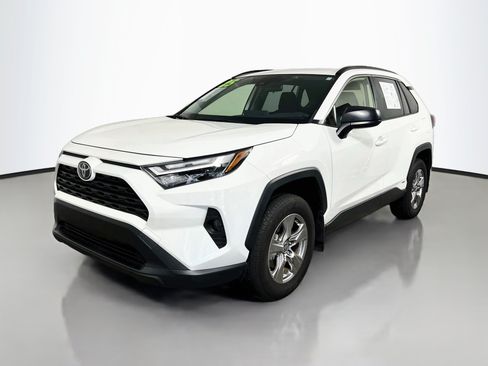 Used 2025 Toyota RAV4 LE AWD/4WD image 10