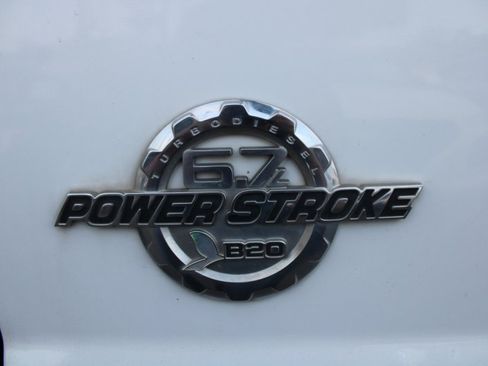 Used 2014 Ford F550 2WD Regular Cab Super Duty image 13